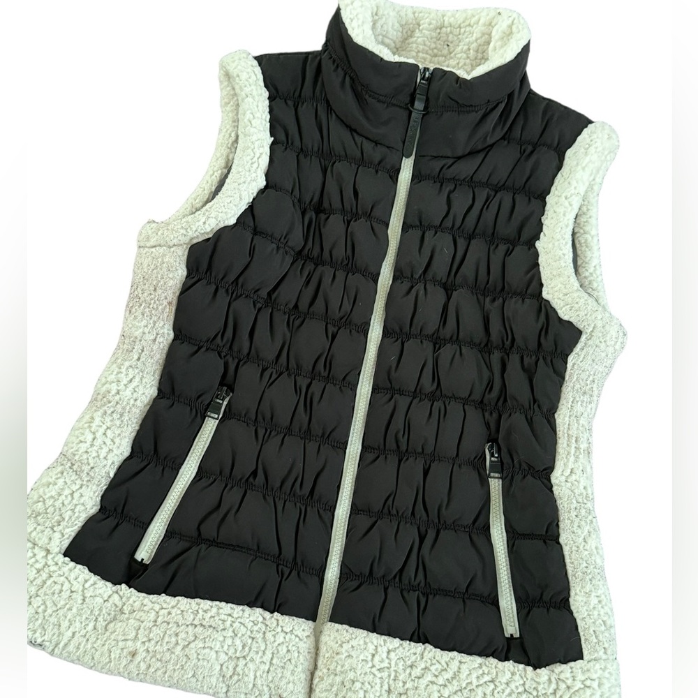 Calvin Klein ladies black puffer outer vest size Large
